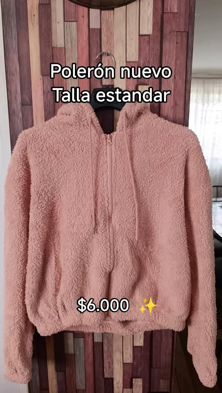 Polerón de felpa rosado con capucha
