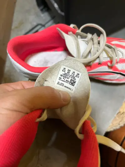 Zapatillas de fútbol Puma blancas y rojas - miniatura 2
