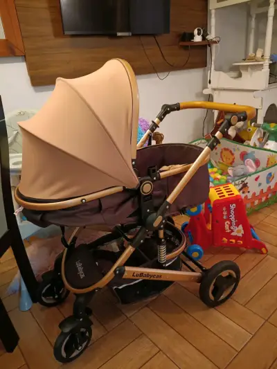 Coche de bebé plegable color beige - miniatura 2