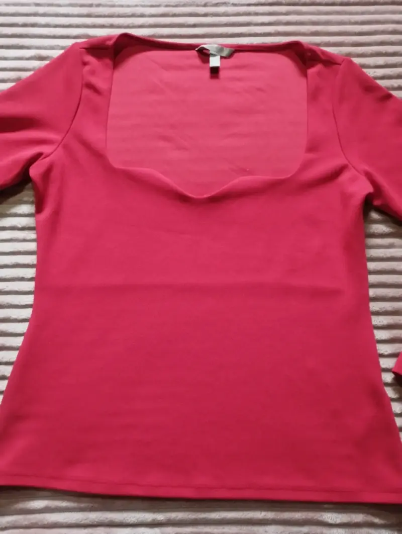 Polera roja de manga larga escote cuadrado - 3