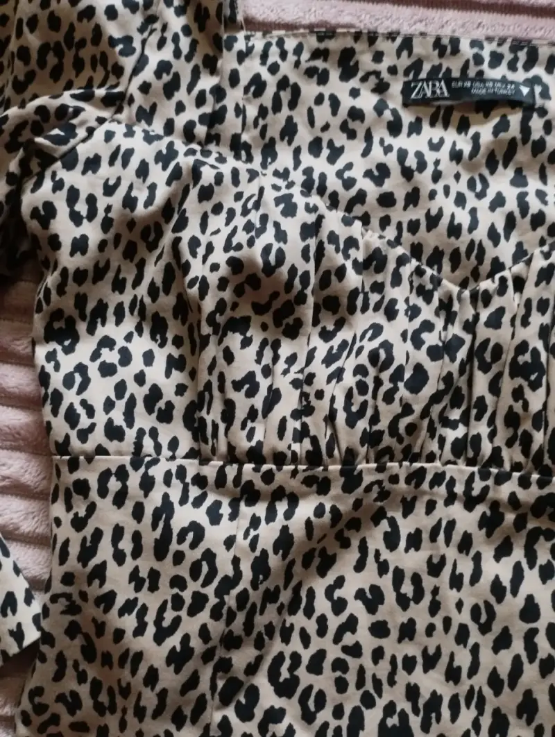 Blusa animal print Zara con mangas abullonadas - 3