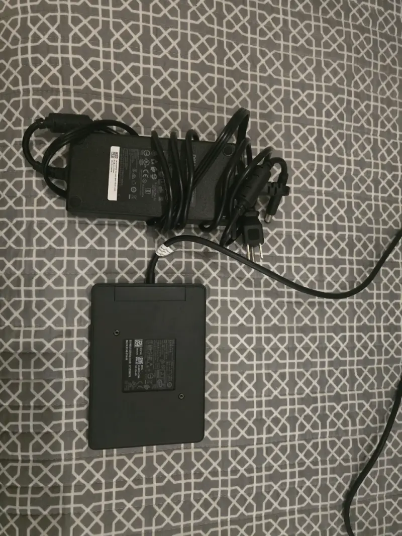 Docking station Dell con adaptador de corriente - 2