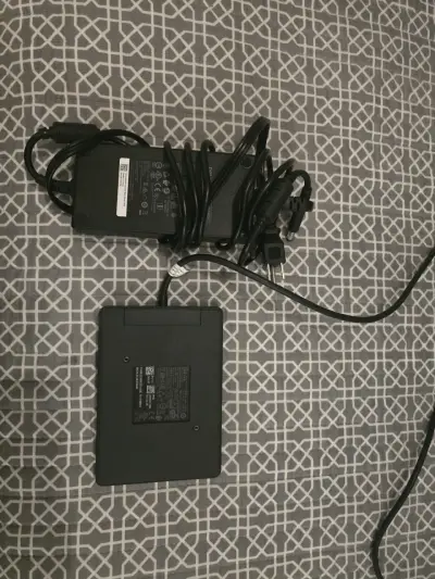 Docking station Dell con adaptador de corriente - miniatura 2