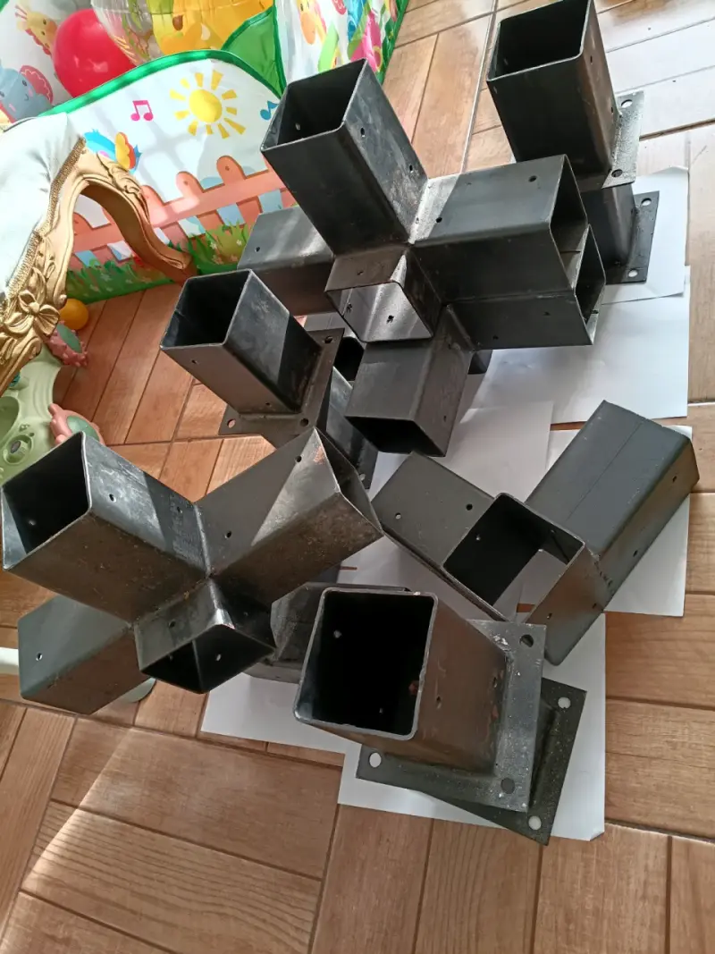 Conjunto de soportes metálicos para construcción - 3