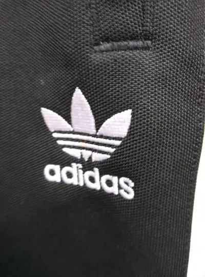 Pantalón negro Adidas hombre talla M con franjas - miniatura 4