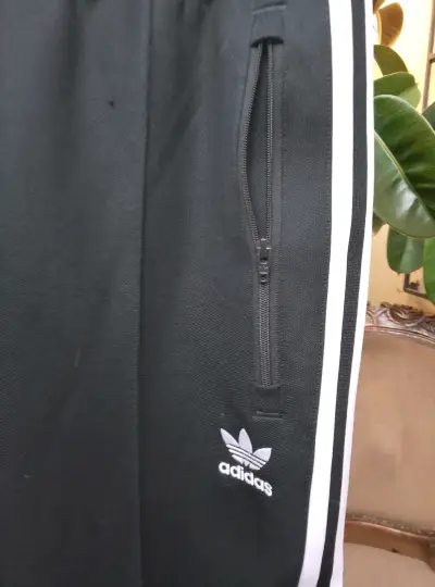 Pantalón negro Adidas hombre talla M con franjas - miniatura 6