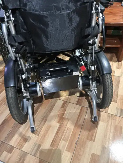 Silla de ruedas eléctrica plegable - miniatura 5
