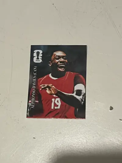 Lámina Coca Cola Alphonso Davies - miniatura 1