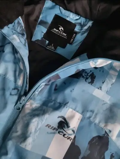 Chaqueta impermeable Rip Curl azul estampada - miniatura 2