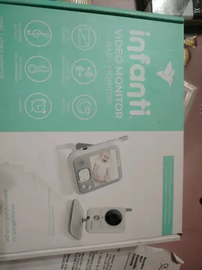 Monitor de bebé Infanti con cámara y pantalla - miniatura 2