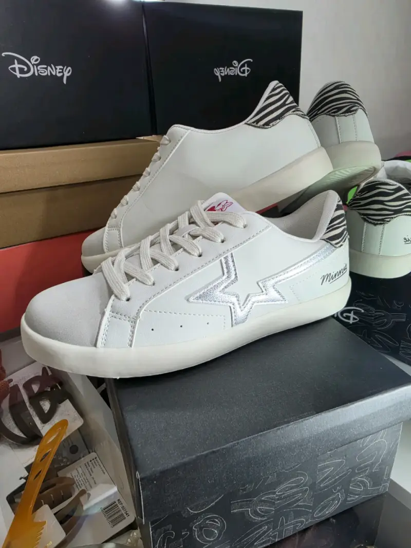 Zapatillas blancas con detalle de cebra - 2