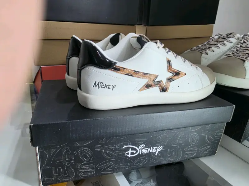 Zapatillas blancas Disney Mickey con estrella - 5