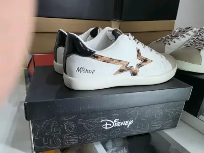 Zapatillas blancas Disney Mickey con estrella - miniatura 5
