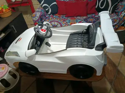 Auto eléctrico infantil Bebesit blanco - miniatura 4