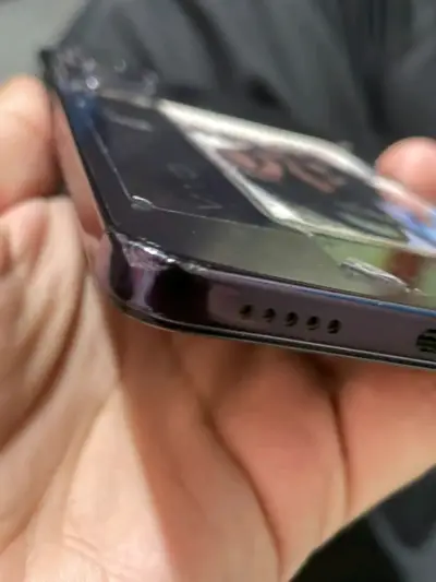 Smartphone Vivo con cámara dañada - miniatura 4