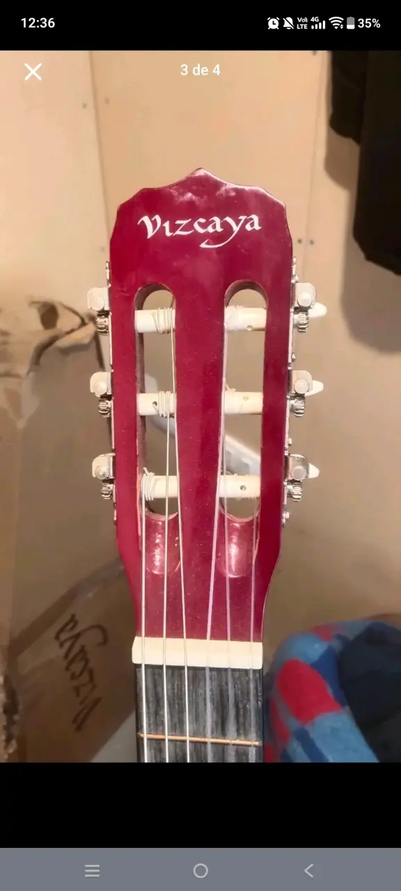 Guitarra clásica Vizcaya roja como nueva - 2