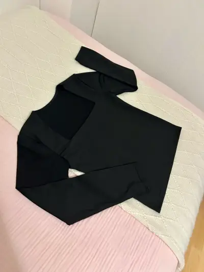 Polera negra de manga larga para mujer - miniatura 2