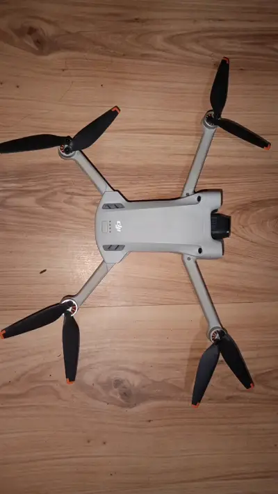 Drone compacto con cámara 4K DJI MINI 3 PRO - miniatura 2