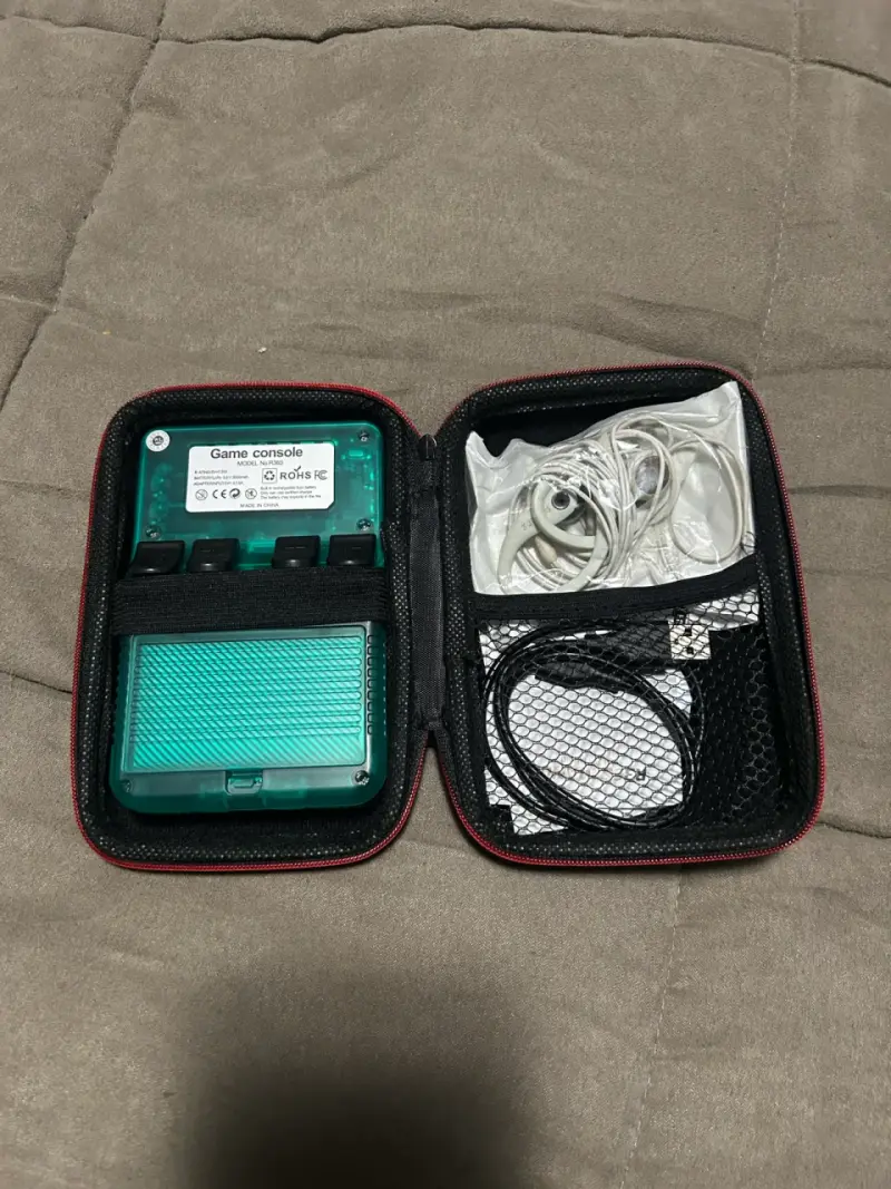 Consola de juegos portátil R36S transparente - 4