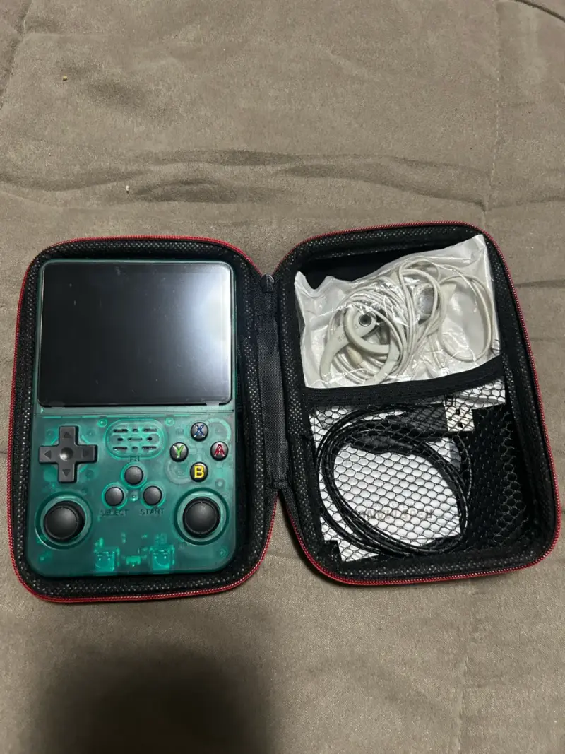 Consola de juegos portátil R36S transparente - 5