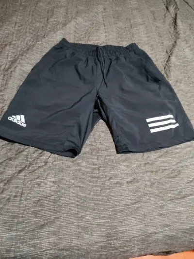 Short deportivo Adidas negro - miniatura 1