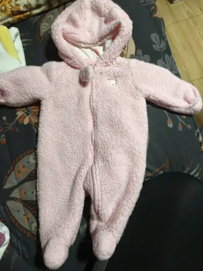 Enterito de bebé rosado con capucha - miniatura 2