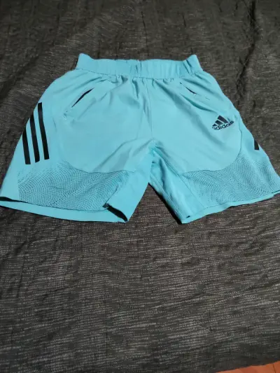 Short deportivo Adidas celeste - miniatura 1