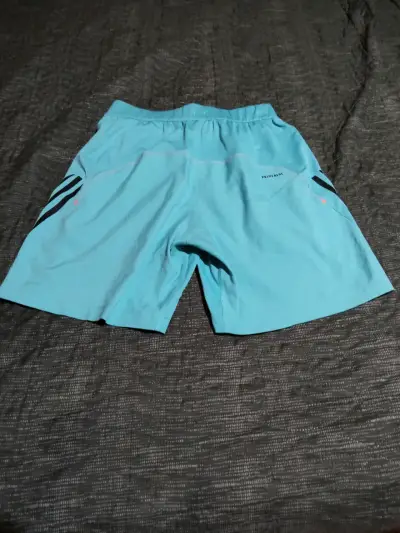 Short deportivo Adidas celeste - miniatura 2