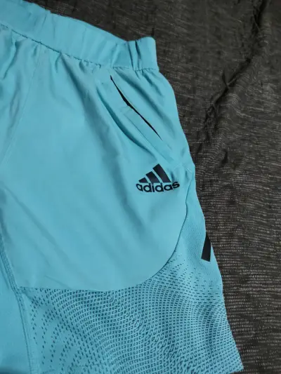 Short deportivo Adidas celeste - miniatura 4