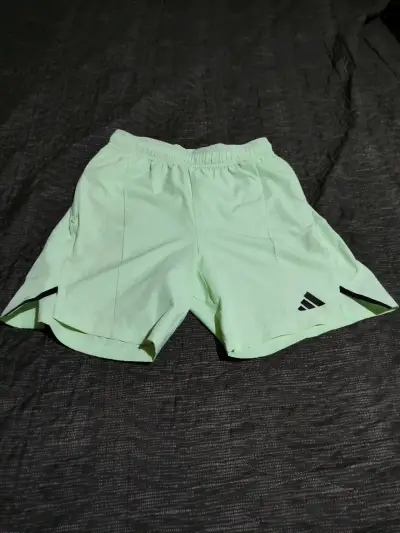 Short deportivo Adidas verde claro - miniatura 1