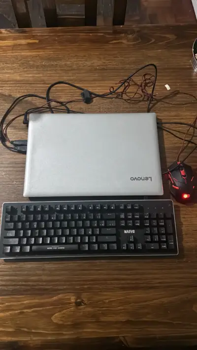 Laptop Lenovo Ideapad 320 con AMD A10 - miniatura 2