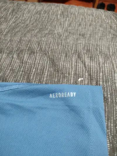 Polera deportiva azul Adidas con logo - miniatura 2