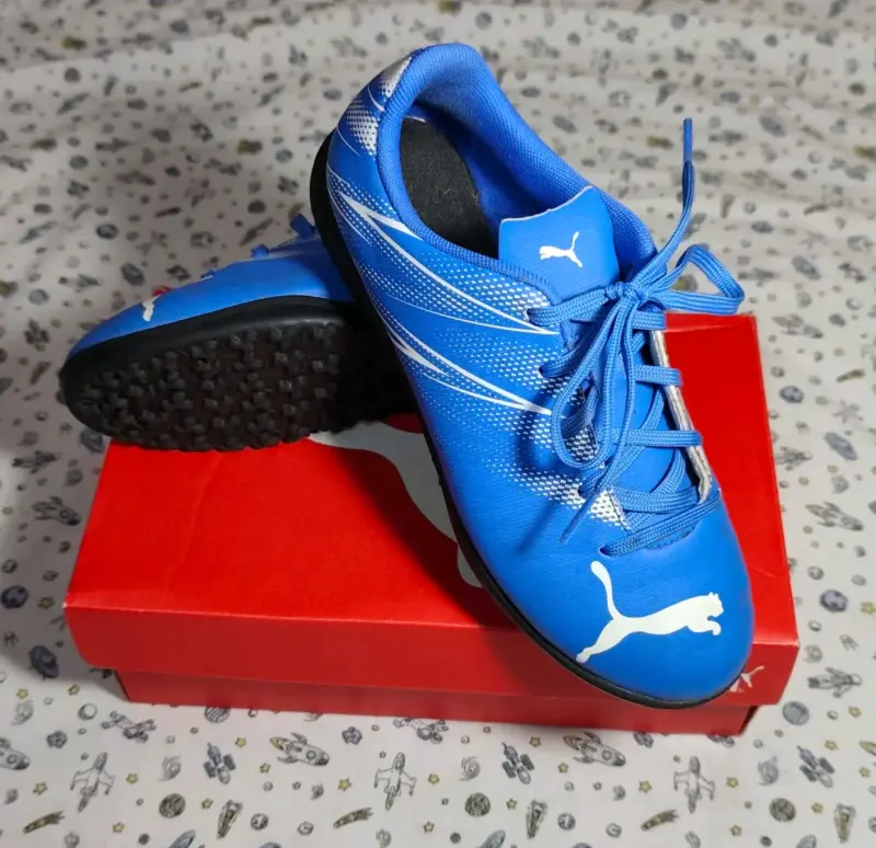 Zapatillas deportivas Puma azules para fútbol