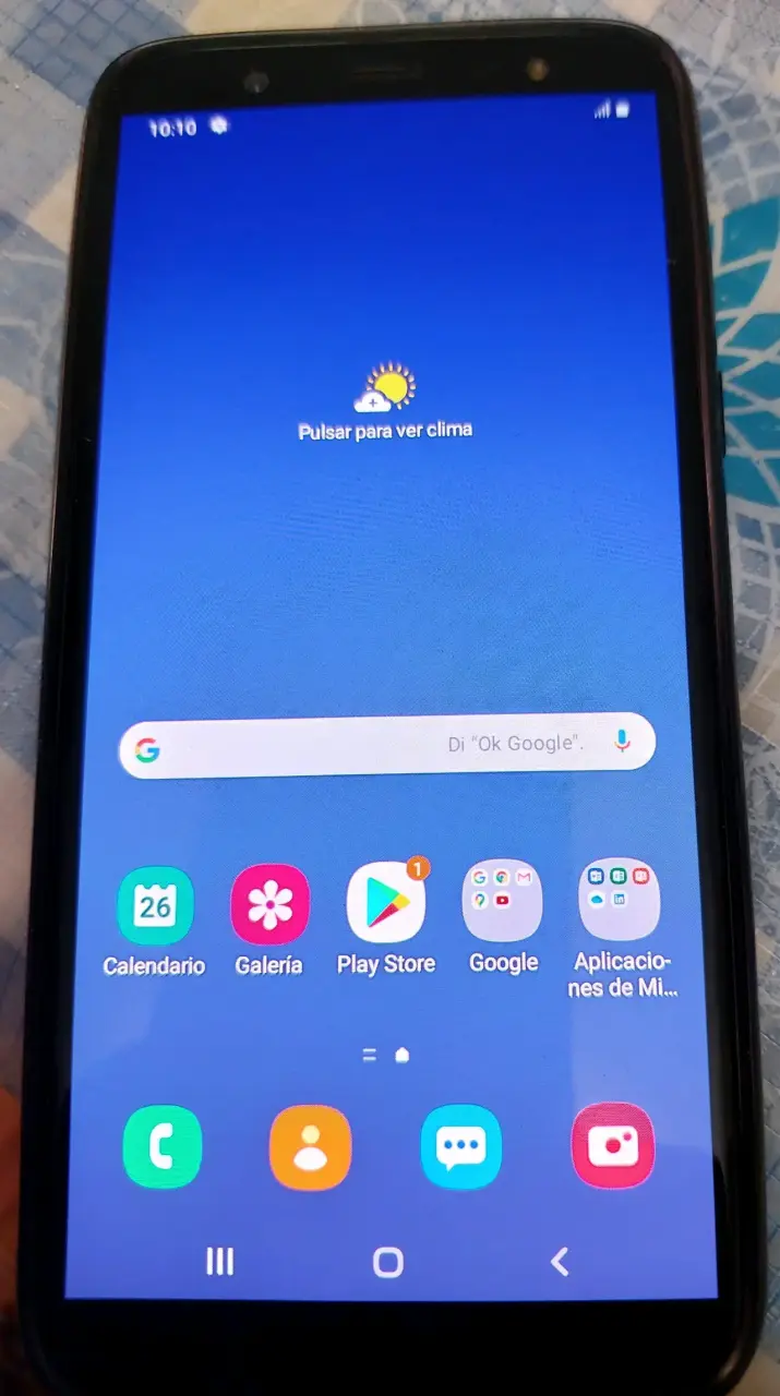 Samsung Galaxy J8 con funda - 3