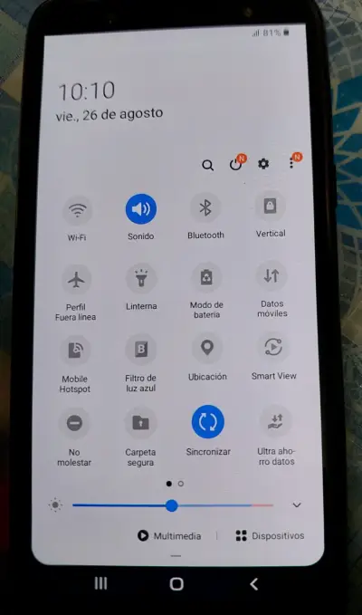 Samsung Galaxy J8 con funda - miniatura 6