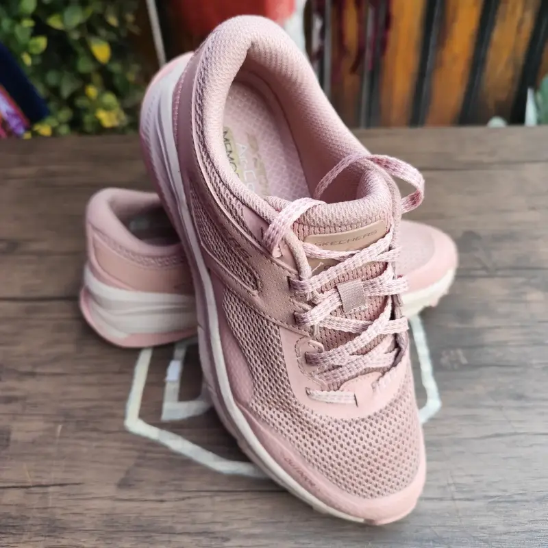 Zapatillas Skechers rosadas para mujer - 1