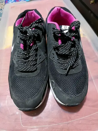 Zapatillas Nike Air Max negras y rosadas - miniatura 3