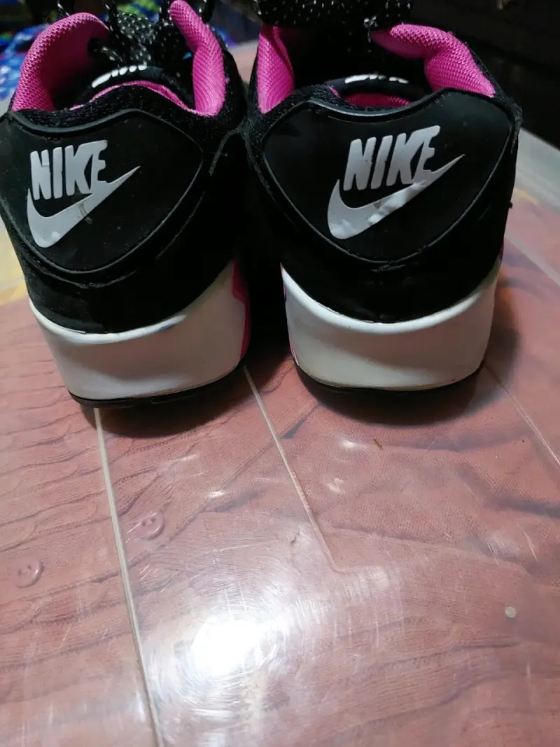 Zapatillas Nike Air Max negras y rosadas - 6