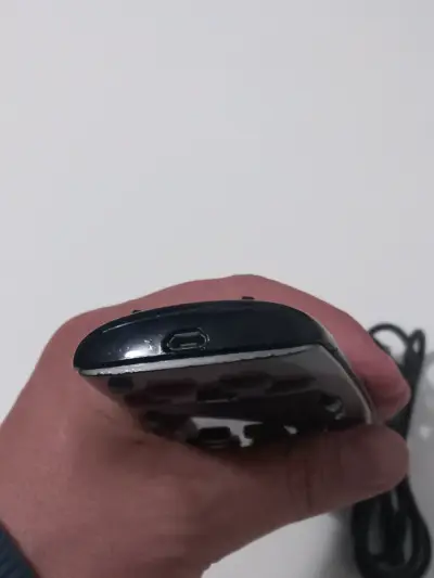 Control remoto universal Harmony 650 con pantalla - miniatura 2