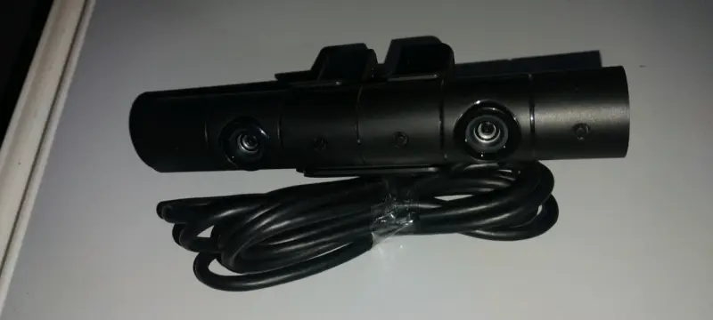 Consola PlayStation 4 con dos controles y cámara - 4