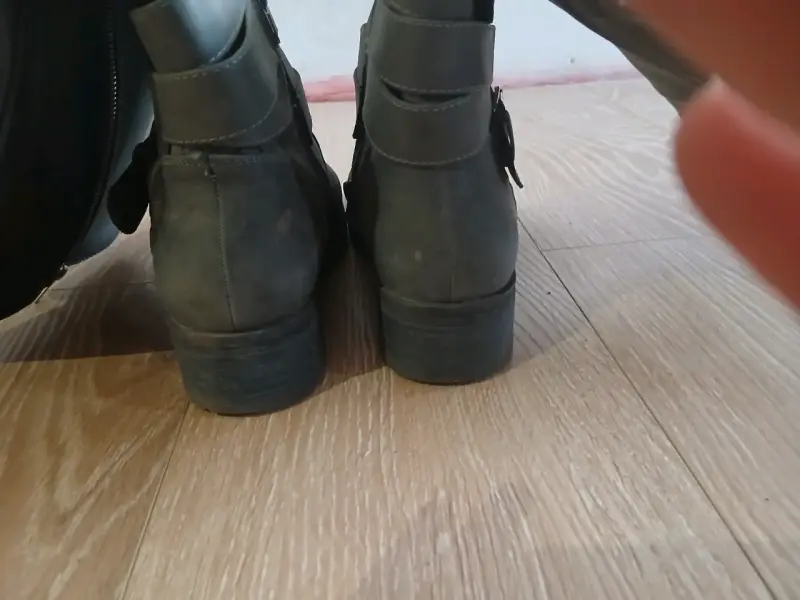 Botines de cuero gris con hebillas - 3