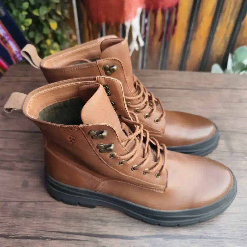 Botas de cuero marrón para hombre