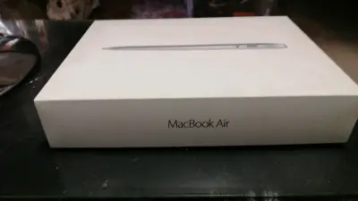 MacBook Air 13 pulgadas usado en buen estado - miniatura 5