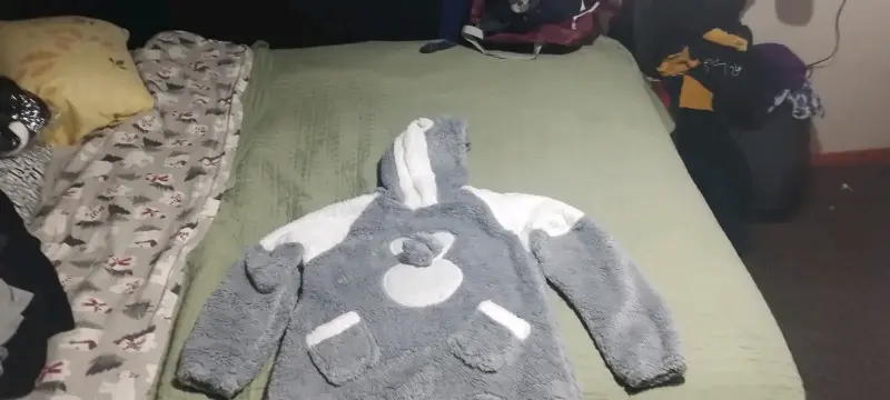 Pijama de felpa gris con capucha - 3