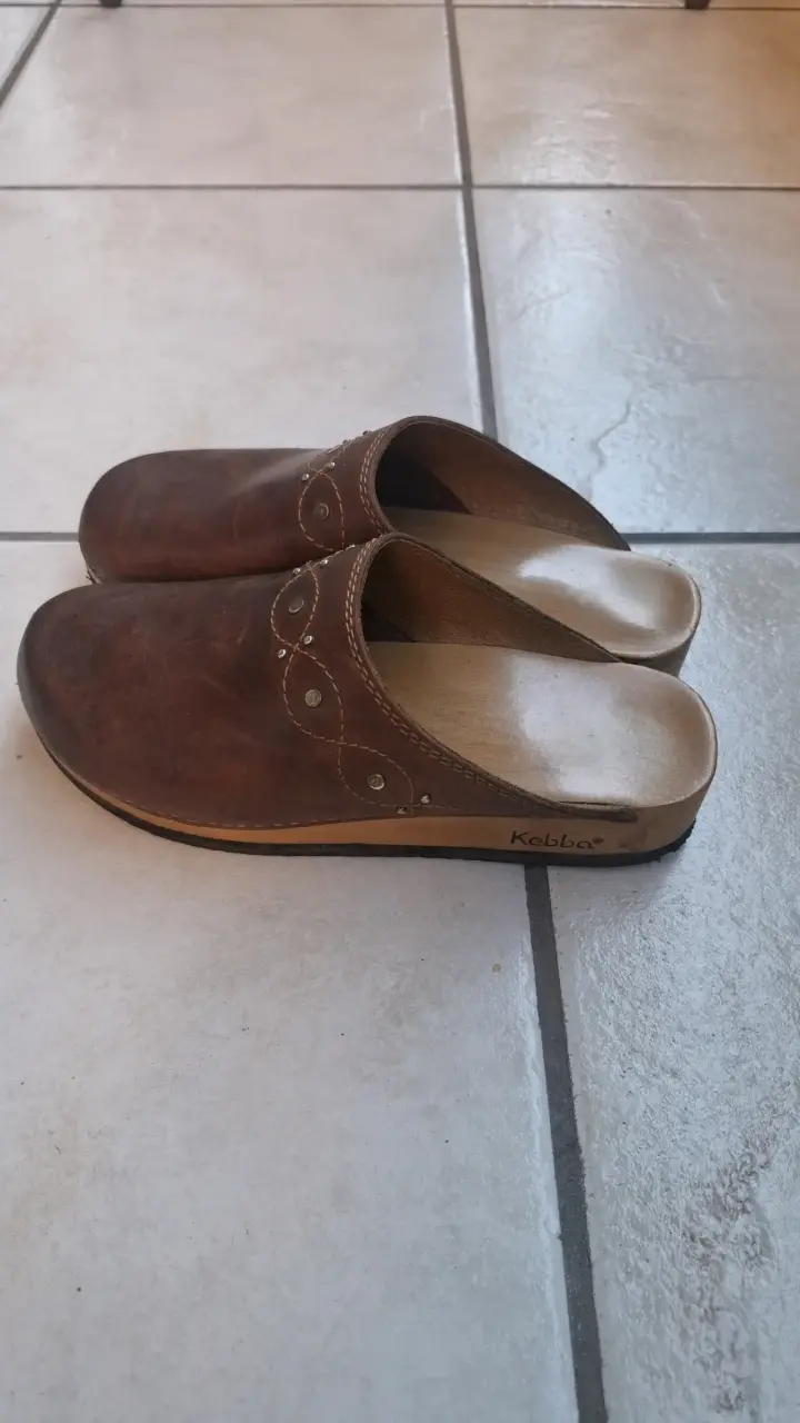 Zuecos de cuero marrón para mujer - 3