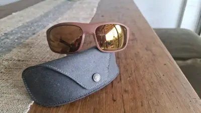Gafas de sol karün con estuche - miniatura 1