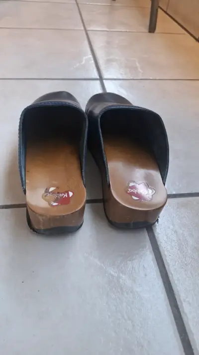 Zuecos de cuero azul con tacón de madera - miniatura 4