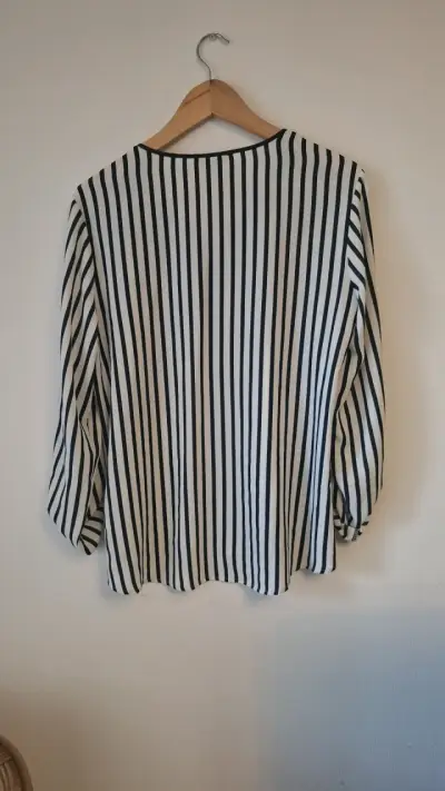 Blusa de rayas blanco y negro - miniatura 4