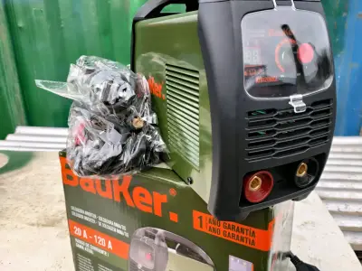 Soldadora Inverter Bauker 120A con Accesorios - miniatura 1
