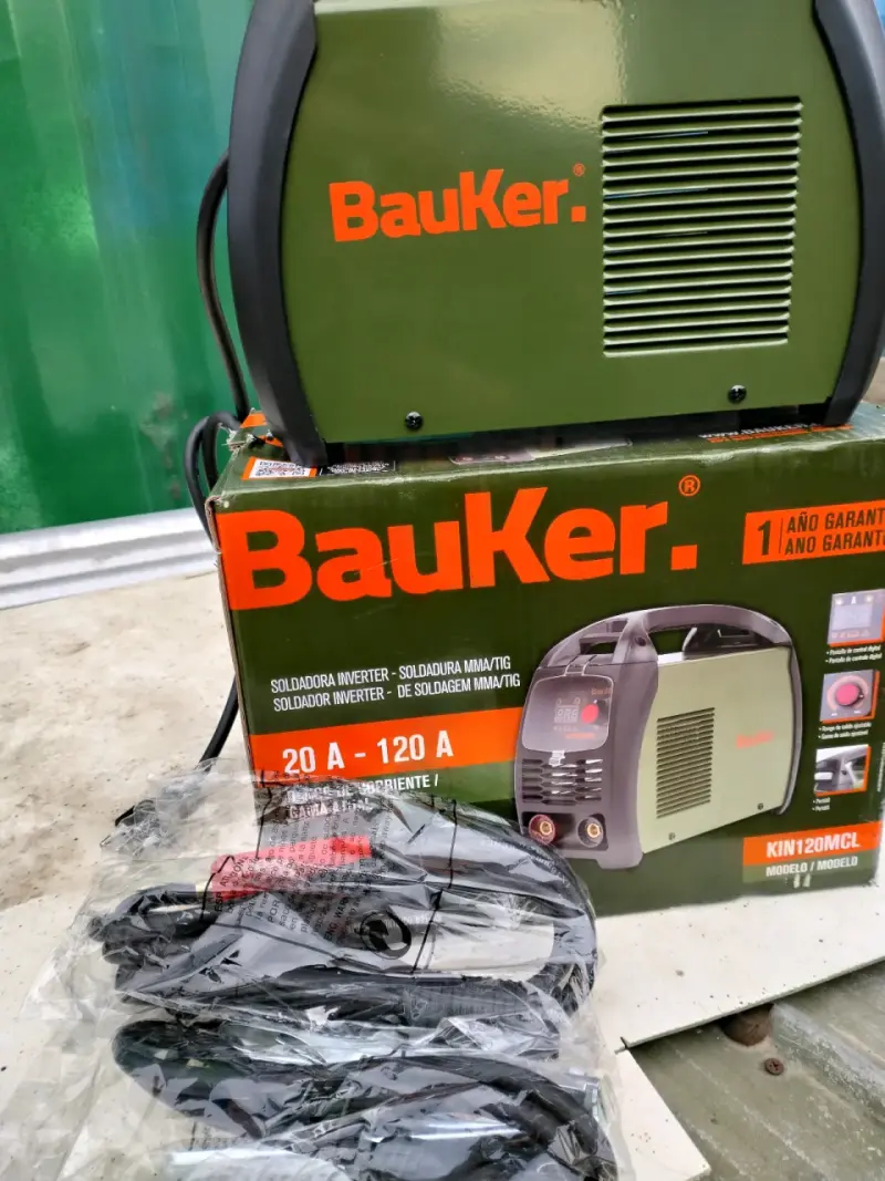 Soldadora Inverter Bauker 120A con Accesorios - 3